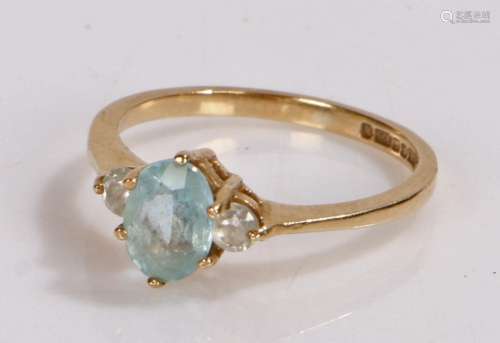 9 carat gold ring set with aquamarine, gross weight 1.6g