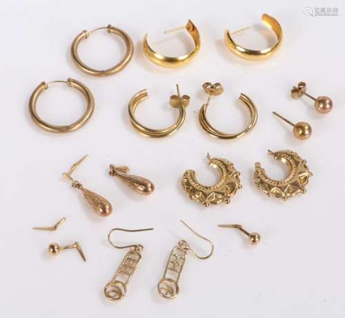 Collection of Yellow coloured metal earings, all unmarked, g...