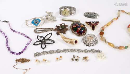 Costume jewellery to include necklaces and cuff links (Qty)