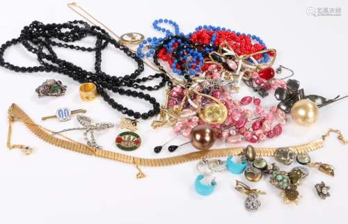 Collection of costume jewellery to include necklaces and a w...