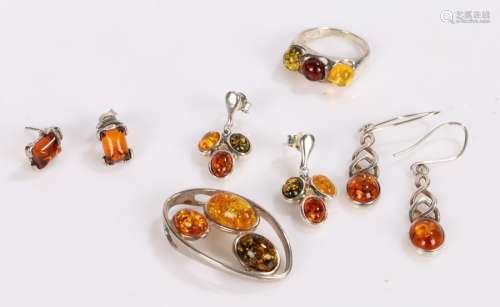 Collection of silver jewellery to include a ring, earrings a...