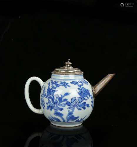 18th Century Chinese blue and white export teapot, Kangxi, o...