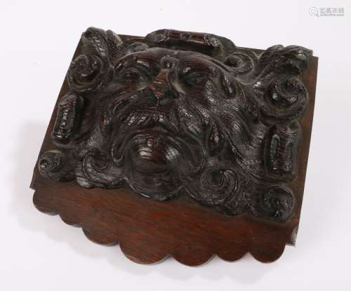 17th Century oak carving, of the Green Man, 20.5cm wide
