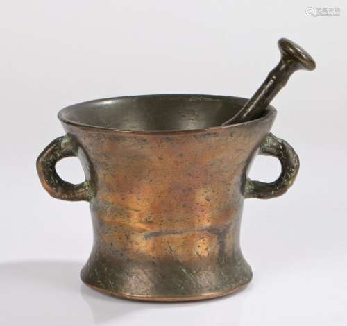 English 17th Century bronze mortar and pestle, cast with a p...