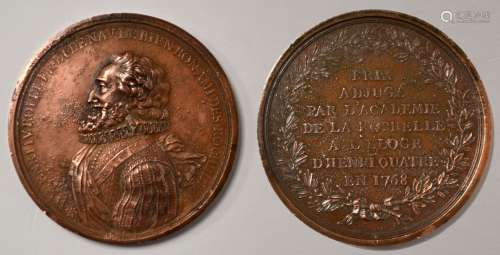 青铜质地的奖章，正面代表亨利四世，左面是他的侧影，周围有