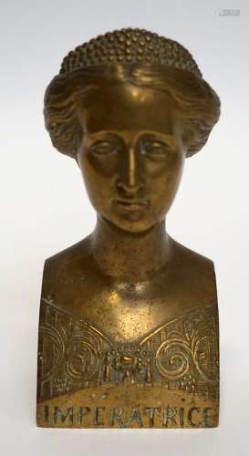 法国学校十九世纪。尤金妮皇后半身像，注解皇后。青铜色的金色铜锈。...