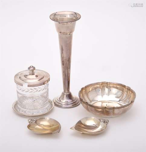A collection of American silver coloured items