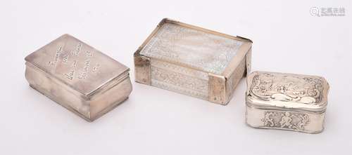 Y A mother of pearl and silver coloured mounted box