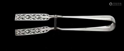 A pair of Victorian silver asparagus tongs by Elkington & Co...