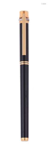 Must de Cartier, a black lacquer fountain pen