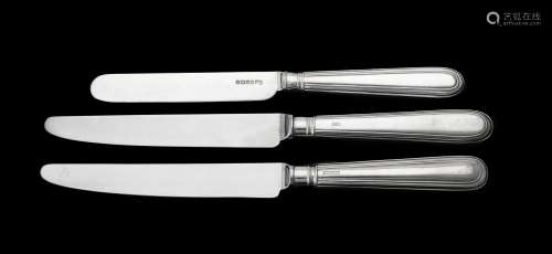 Twenty silverer handled table knives by Boodle and Dunthorne