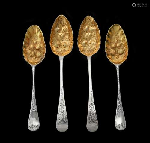 A pair of George IV silver Old English pattern dessert spoon...