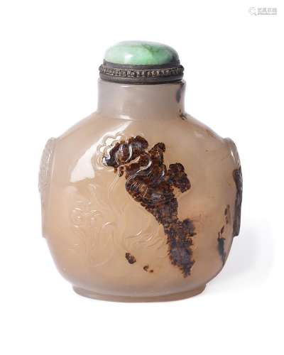 A Chinese 'shadow' agate snuff bottle