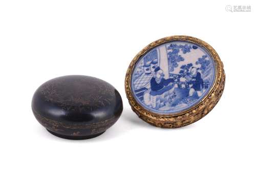 A Chinese glit-bronze blue and white porcelain mounted buckl...