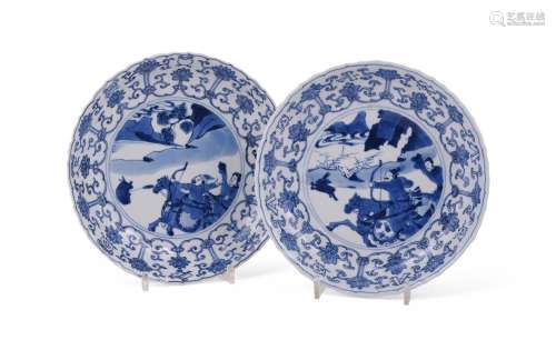 A pair of Chinese porcelain blue and white circular saucer d...