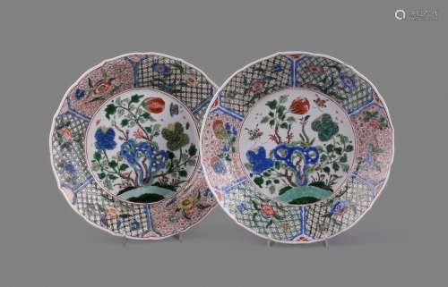 A fine pair of Chinese porcelain famille verte circular lobe...
