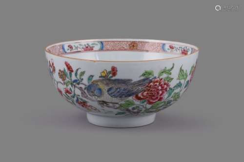 A good Chinese porcelain Famille Rose circular bowl painted ...