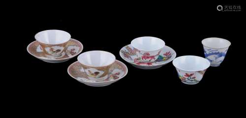 A pair of Chinese Famille Rose 'Cockerel' tea bowls and sauc...