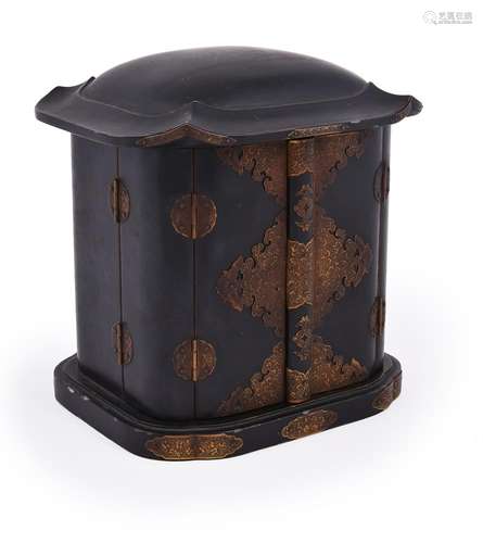 A Japanese Wood and Lacquer Zushi