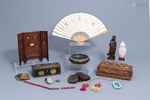 A varied collection of decorative Chinese wares, 19th/20th C...