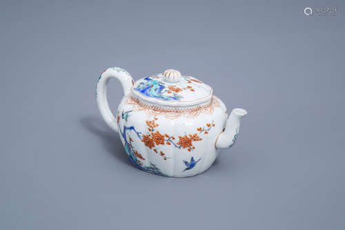 A lobed Japanese Kakiemon teapot and cover, Edo, 18th C.