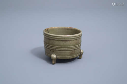 A Chinese celadon tripod incense burner, 19th/20th C.