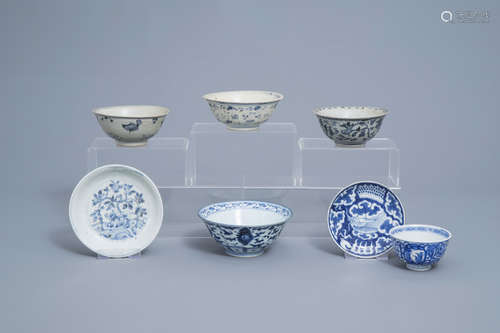 A varied collection of Chinese blue and white bowls and sauc...