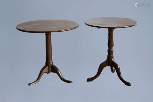 Two round English wooden tilt top tables, 18th C.