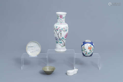 A varied collection of Chinese porcelain, Ming and later