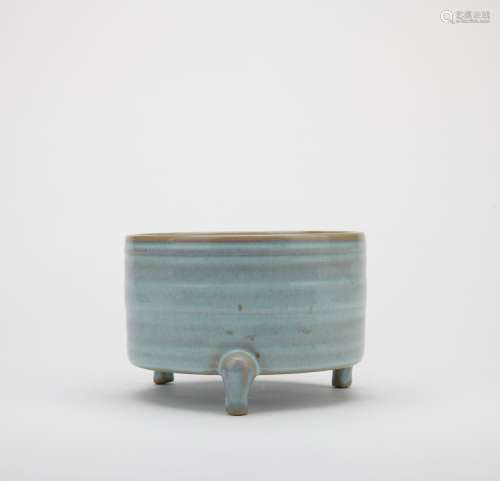 A celadon-glazed censer