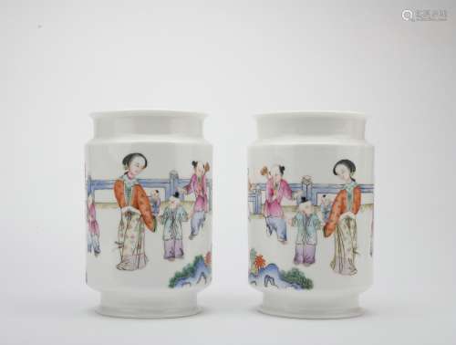 A pair of Wu cai 'figure' pe container