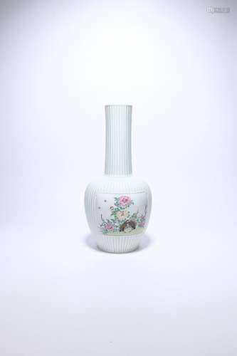 chinese famille rose porcelain mallet-form vase