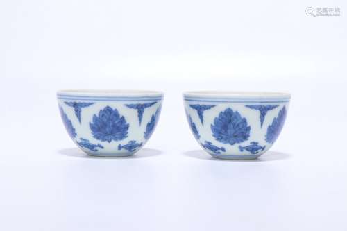 pair of chinese blue and white porcelain cups