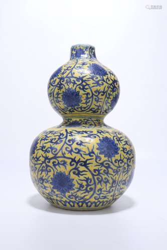 chinese yellow ground blue and white porcelain vase