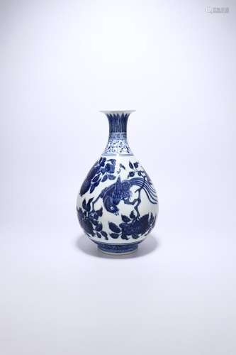 chinese blue and white porcelain pear shaped vase