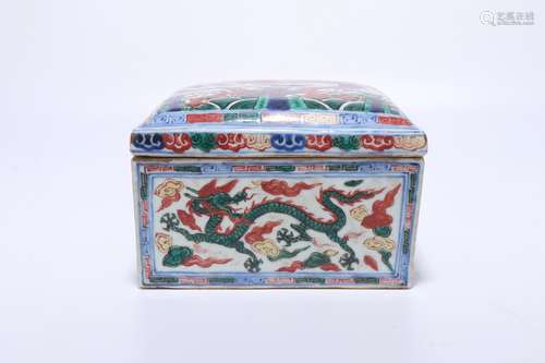 chinese blue and white wucai porcelain square box