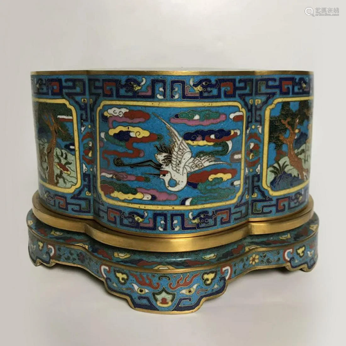 Cloisonne Enamel Bronze Lobed Box And Cover With Mark