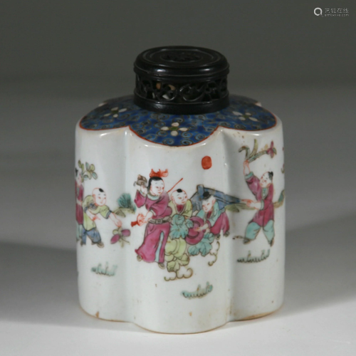 Chinese Porcelain Tea Container, 19th Century