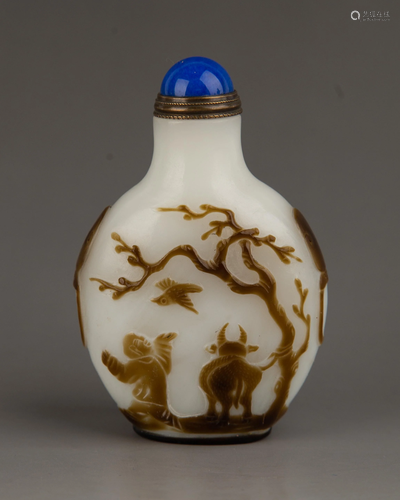 Brown Overlay Glass 'Figural' Snuff Bottle