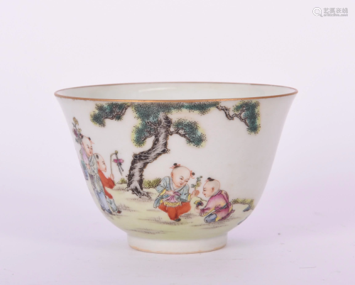 Famille Rose Gilt-Decorated 'Boys' Porcelain Cup W/