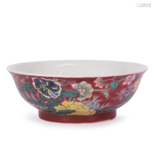 Red-Ground Famille Rose Enameled Porcelain Bowl, Kangxi