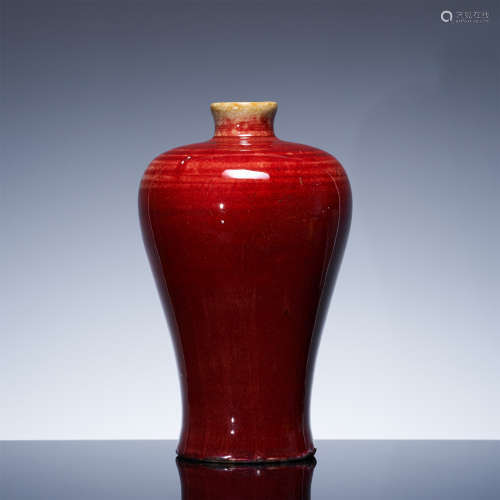 清中期红釉观音瓶