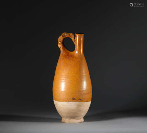 Yellow glazed pot of Liao Dynasty