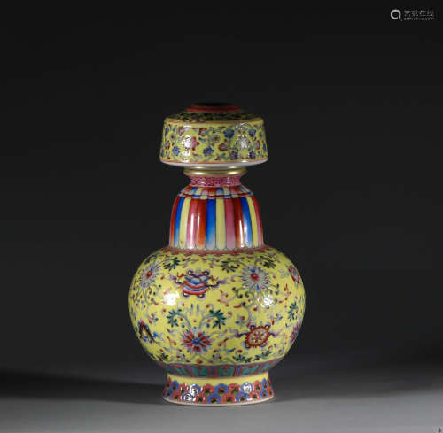 Qing Dynasty yellow ground powder color bottle with twig pat...
