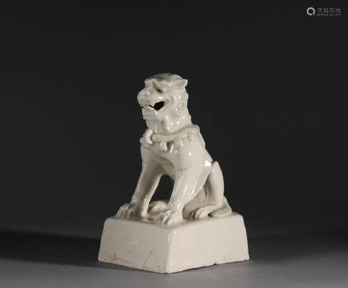 Lion ornaments of Ding kiln in Song Dynasty