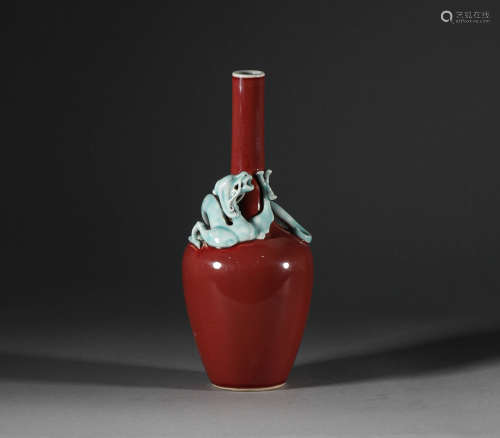 The bean red dragon vase of Kangxi in Qing Dynasty