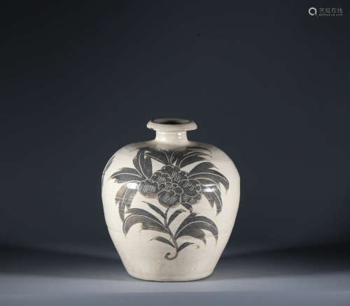 Vase carved in Cizhou kiln