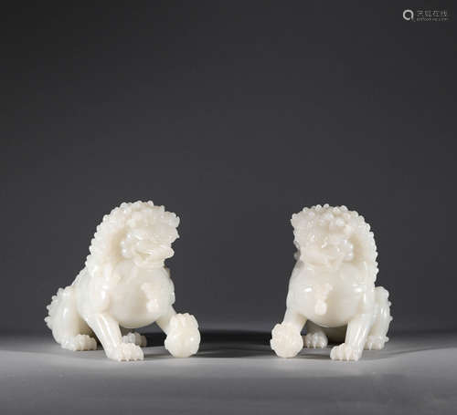 Hetian jade lion ornaments in Qing Dynasty