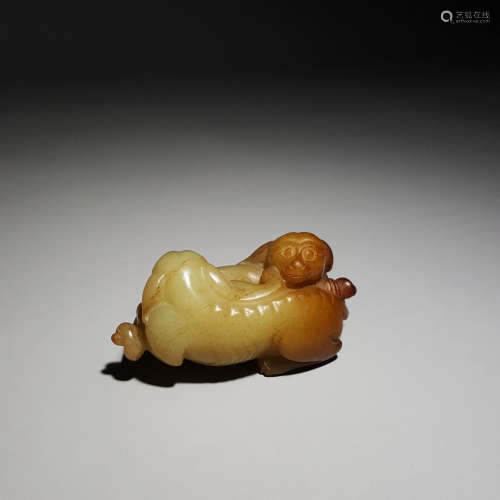 Hetian jade and auspicious animal ornaments in Qing Dynasty