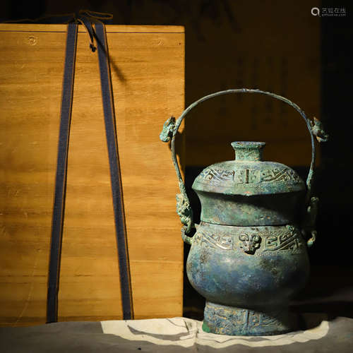 提梁卣A BRONZE ARCHIASTIC WINE VESSEL, YOU AND BOX